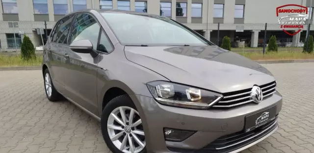 VOLKSWAGEN Golf Sportsvan 