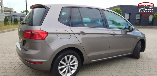 VOLKSWAGEN Golf Sportsvan 