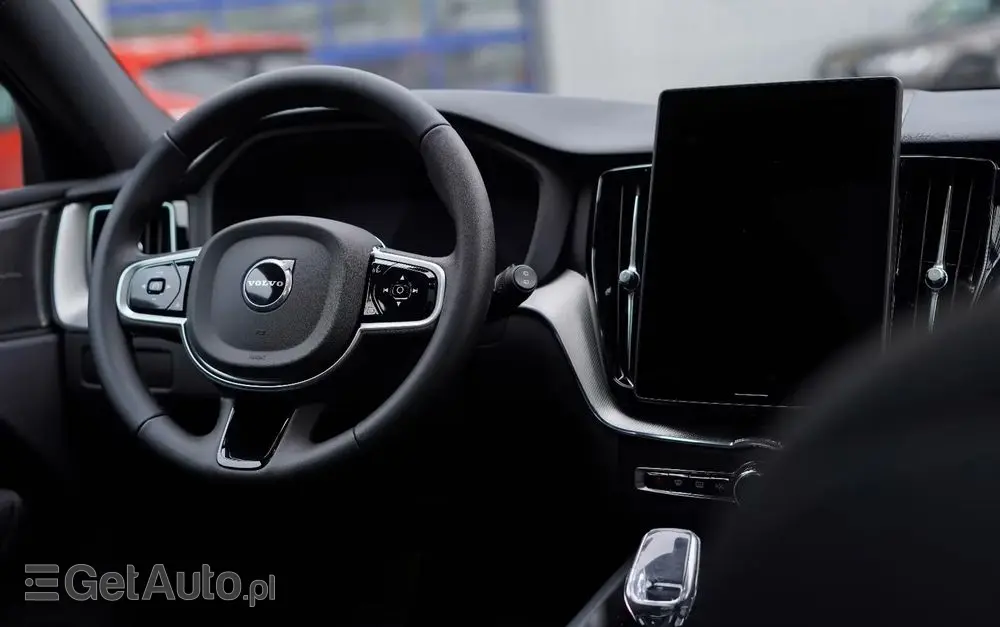 VOLVO XC 60 B5 B AWD Plus Black Edition