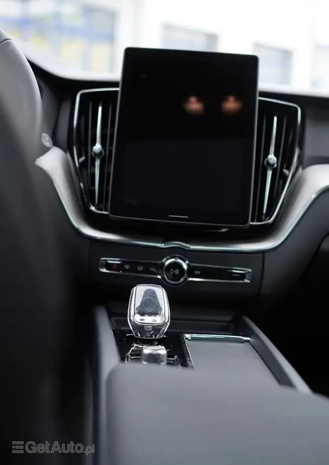 VOLVO XC 60 B5 B AWD Plus Black Edition