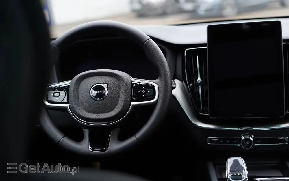 VOLVO XC 60 B5 B AWD Plus Black Edition