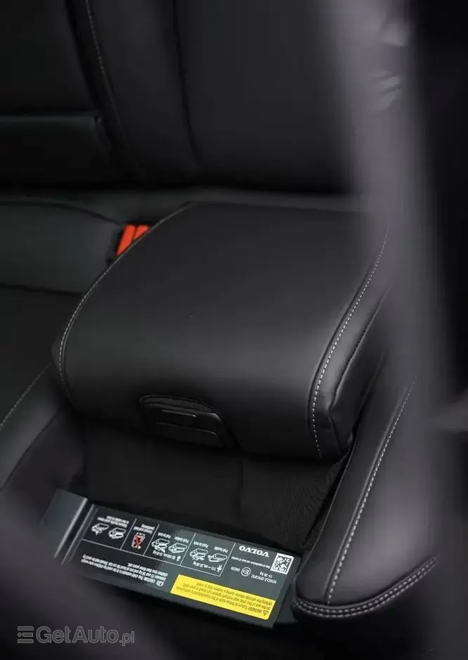 VOLVO XC 60 B5 B AWD Plus Black Edition