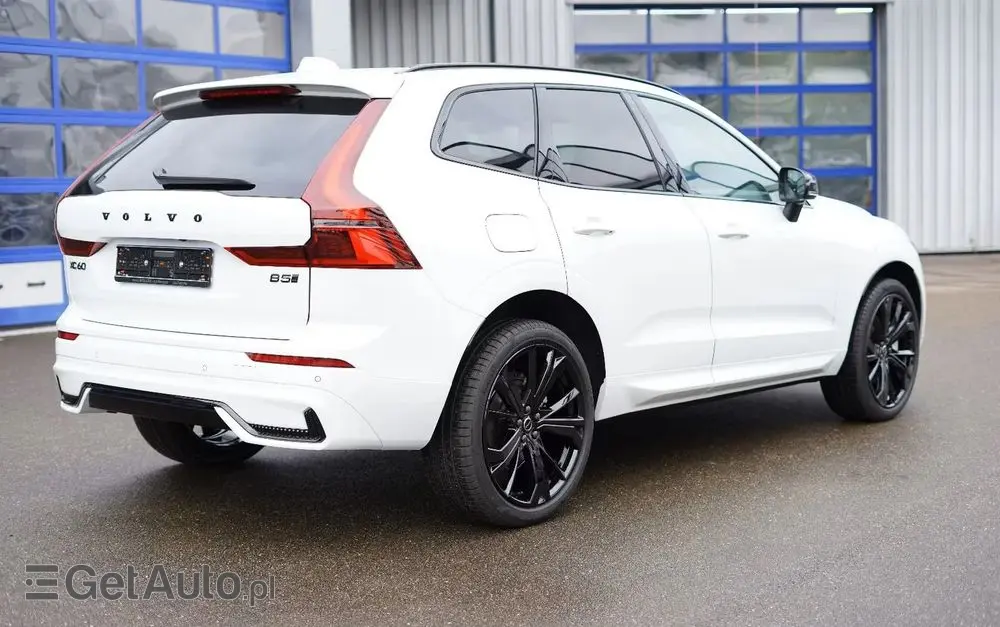 VOLVO XC 60 B5 B AWD Plus Black Edition