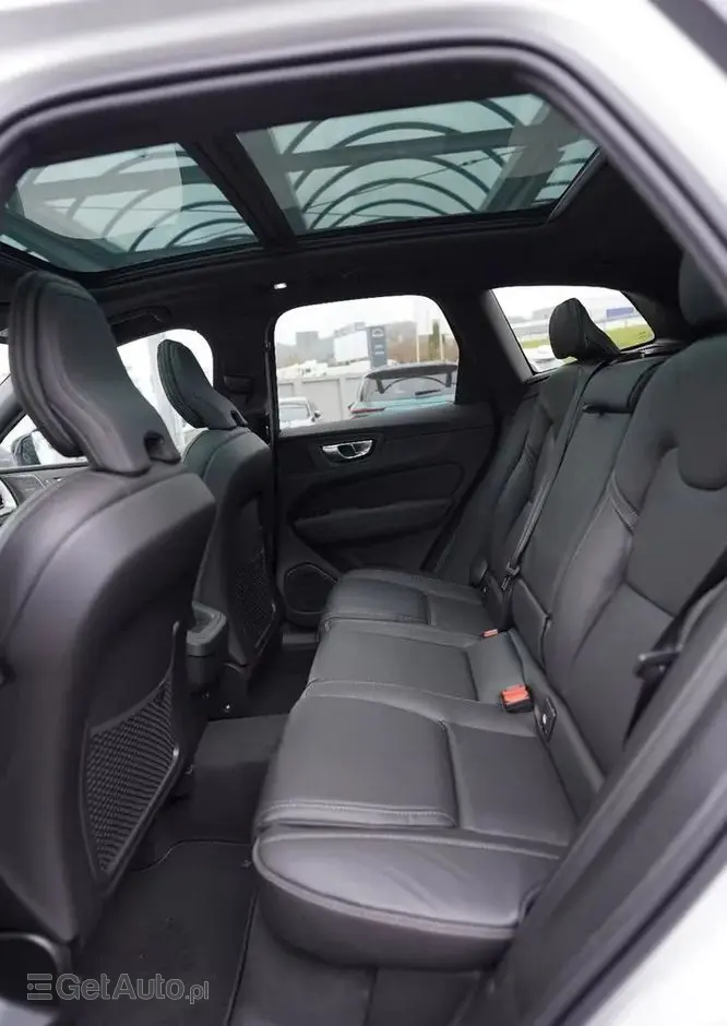 VOLVO XC 60 B5 B AWD Plus Black Edition