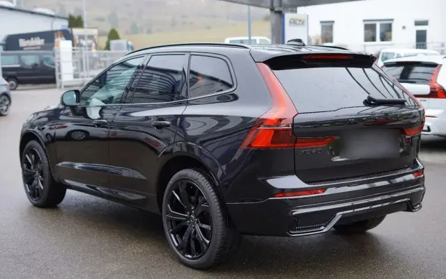 VOLVO XC 60 B5 B AWD Plus Black Edition