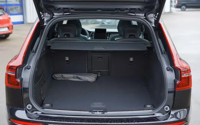 VOLVO XC 60 B5 B AWD Plus Black Edition