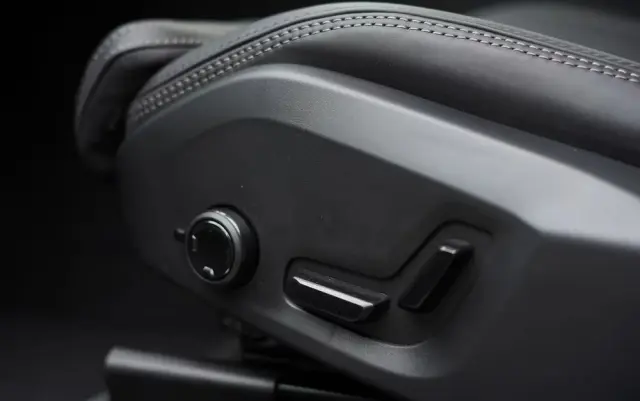 VOLVO XC 60 B5 B AWD Plus Black Edition