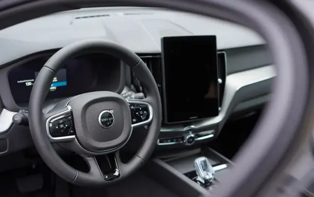 VOLVO XC 60 B5 B AWD Plus Black Edition