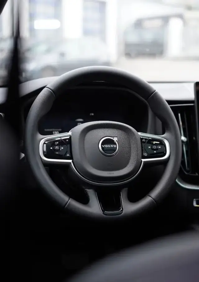 VOLVO XC 60 B5 B AWD Plus Black Edition