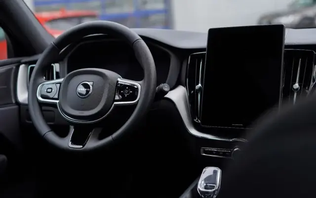 VOLVO XC 60 B5 B AWD Plus Black Edition