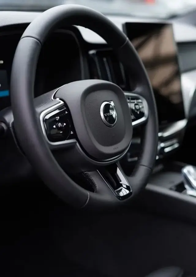 VOLVO XC 60 B5 B AWD Plus Black Edition