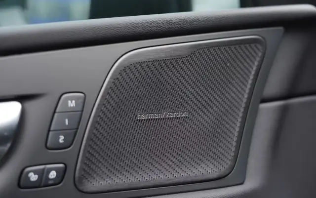 VOLVO XC 60 B5 B AWD Plus Black Edition