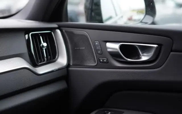 VOLVO XC 60 B5 B AWD Plus Black Edition