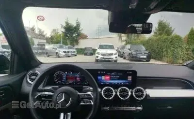 MERCEDES-BENZ GLB 