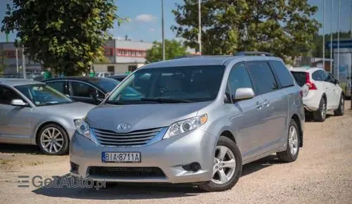 TOYOTA Sienna 