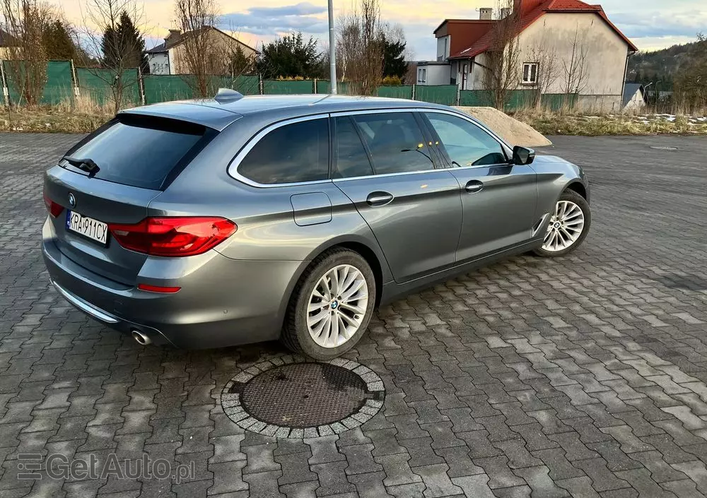 BMW Seria 5 520d Luxury Line
