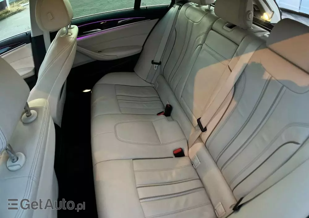 BMW Seria 5 520d Luxury Line