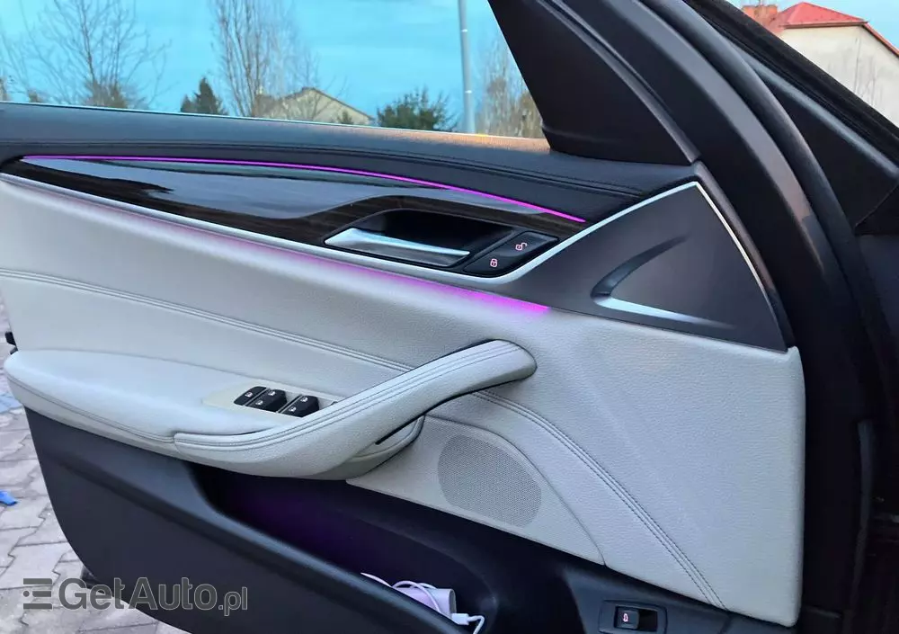 BMW Seria 5 520d Luxury Line