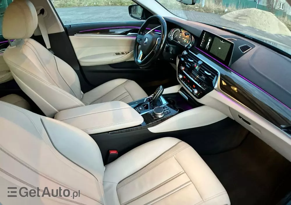 BMW Seria 5 520d Luxury Line