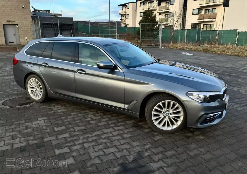 BMW Seria 5 520d Luxury Line