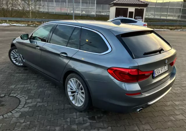 BMW Seria 5 520d Luxury Line