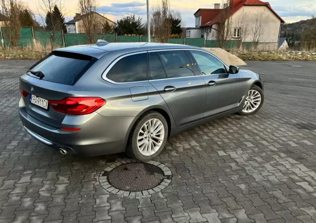 BMW Seria 5 520d Luxury Line