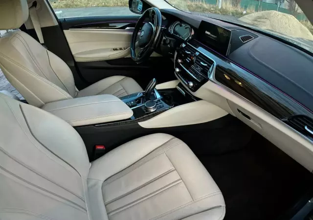 BMW Seria 5 520d Luxury Line