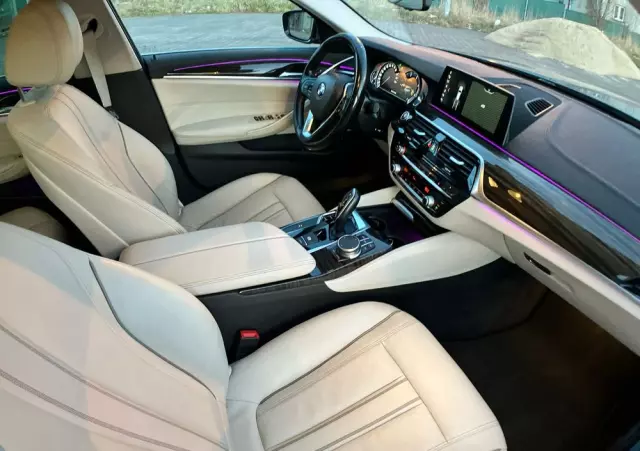 BMW Seria 5 520d Luxury Line