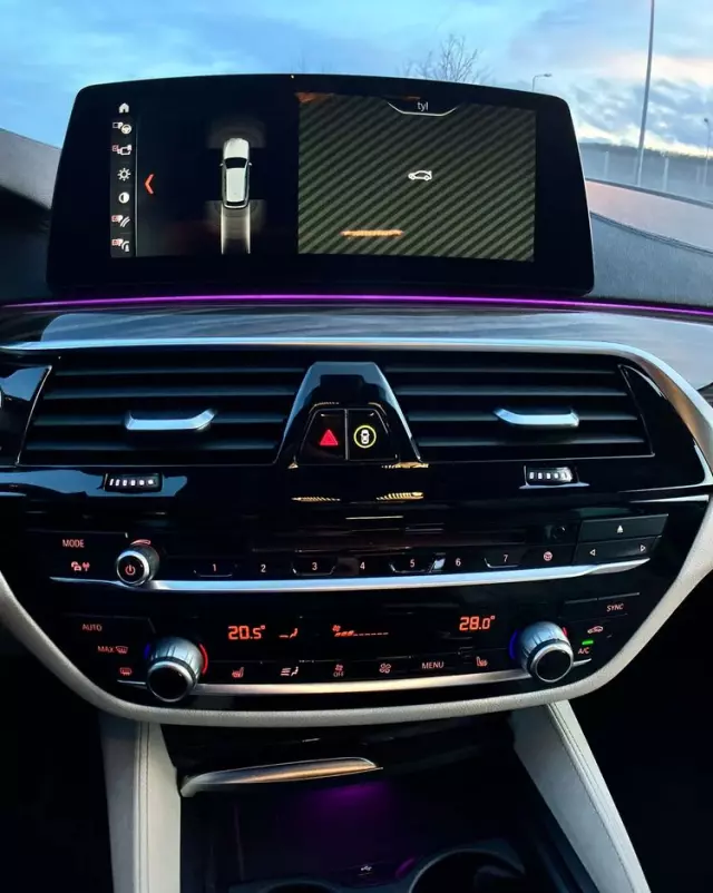 BMW Seria 5 520d Luxury Line