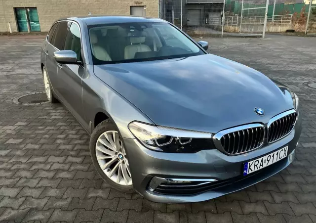 BMW Seria 5 520d Luxury Line