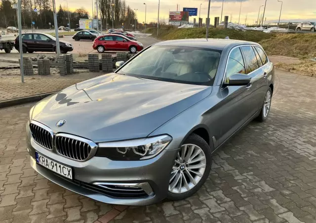BMW Seria 5 520d Luxury Line