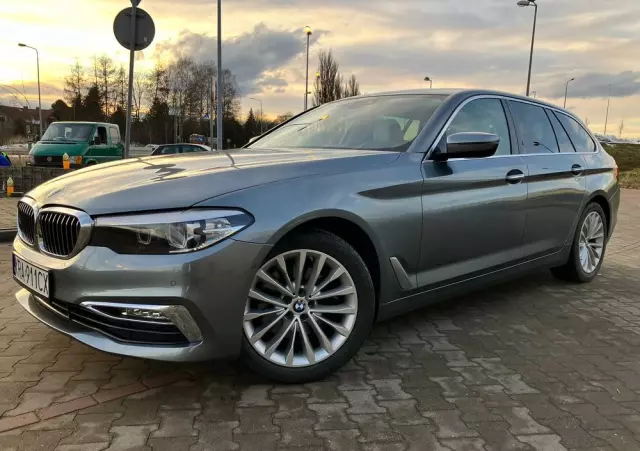 BMW Seria 5 520d Luxury Line