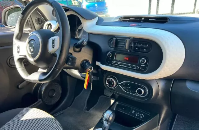 RENAULT Twingo 