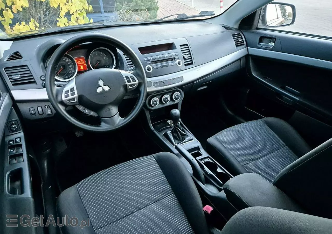 MITSUBISHI Lancer 