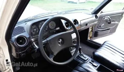MERCEDES-BENZ W123 