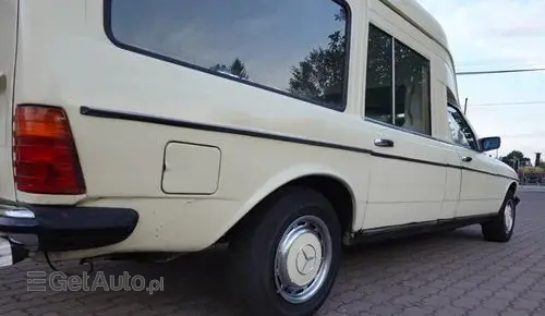 MERCEDES-BENZ W123 