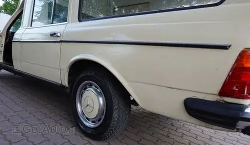 MERCEDES-BENZ W123 