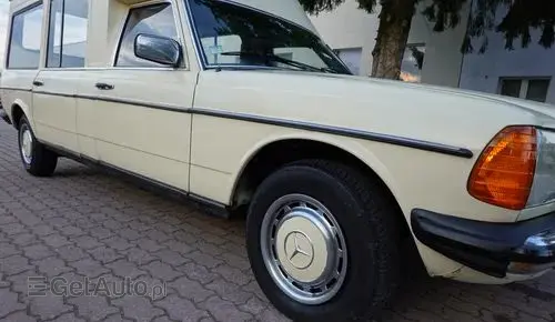 MERCEDES-BENZ W123 