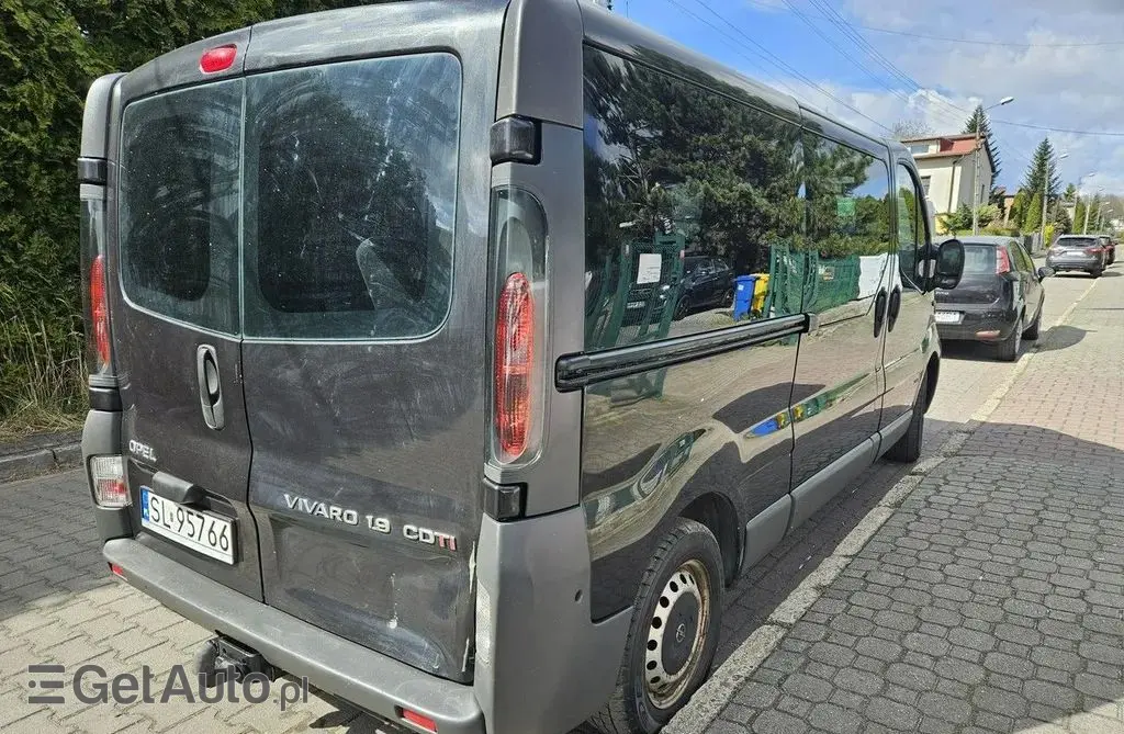 OPEL Vivaro 