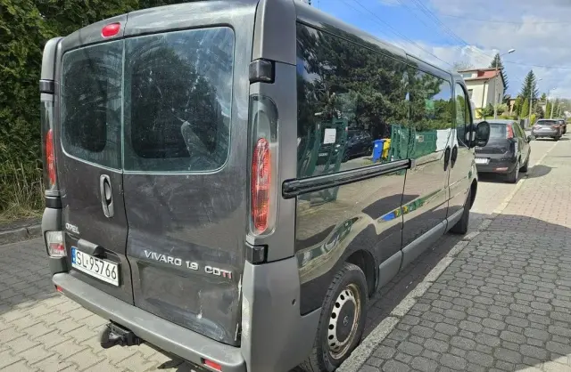 OPEL Vivaro 