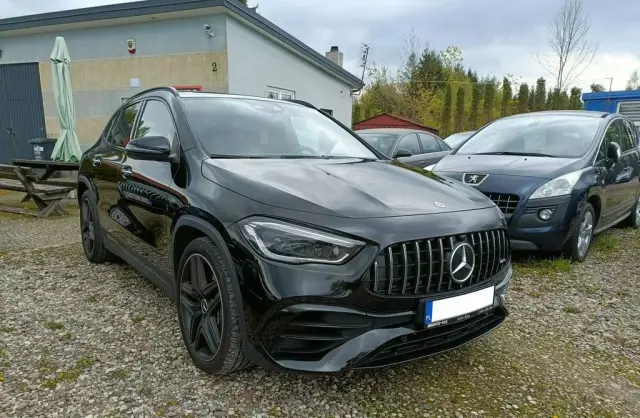 MERCEDES-BENZ GLA 