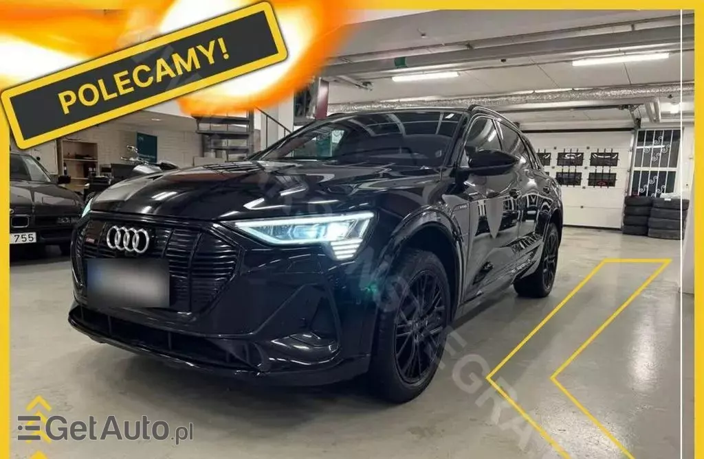 AUDI E-tron 