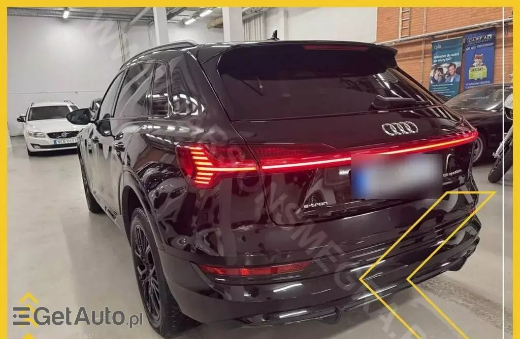 AUDI E-tron 