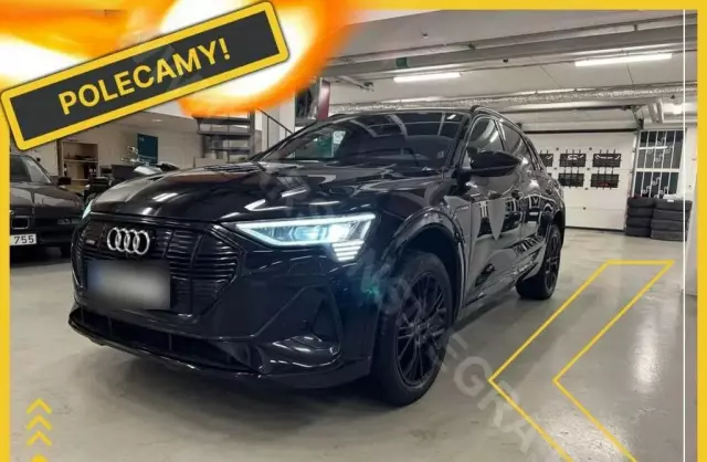 AUDI E-tron 