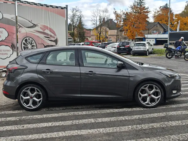 FORD Focus Titanium