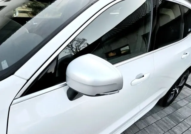 VOLVO XC 60 D4 SCR AWD R-Design