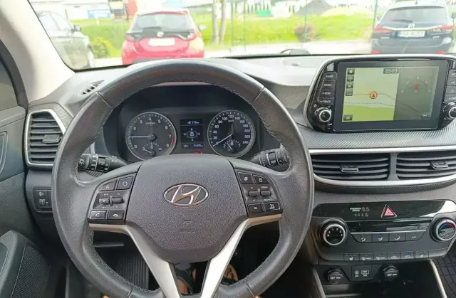 HYUNDAI Tucson 