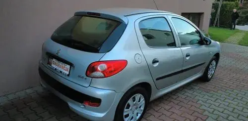 PEUGEOT 206 plus 