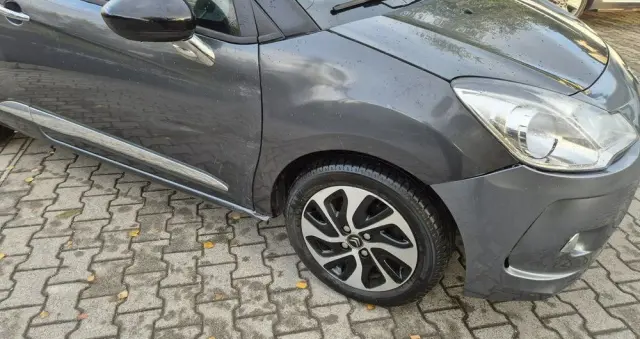 CITROËN DS3 E-HDi 90 FAP SoChic