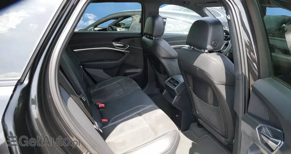 AUDI E-tron 50 quattro S line